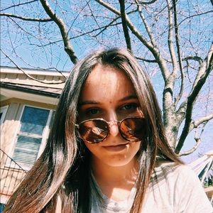 Meet your Posher, Abby